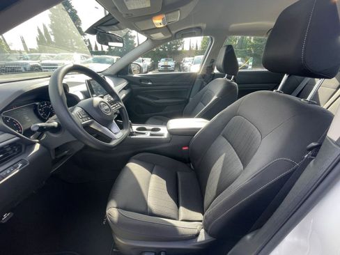 Used 2025 Nissan Altima 2.5 SV image 22