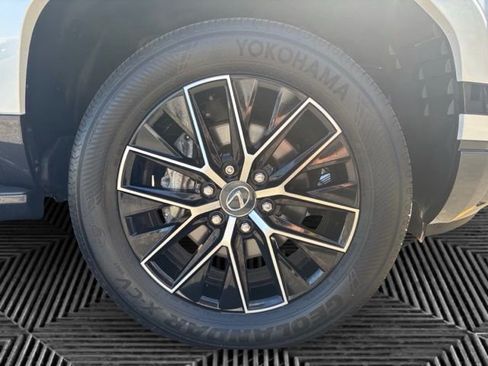 Used 2024 Lexus GX 550 w/ Accessory Package (Z1) image 32