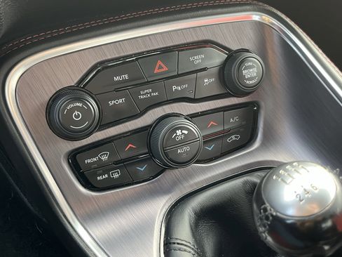 Used 2018 Dodge Challenger R/T Scat Pack image 26