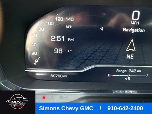 Used 2023 GMC Yukon SLT w/ SLT Luxury Package AWD/4WD image 17