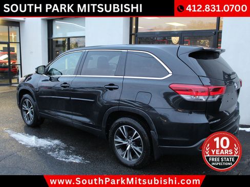 Used 2019 Toyota Highlander LE image 6