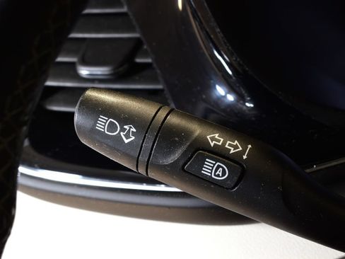 Used 2021 Buick Envision Avenir w/ Technology Package II FWD image 19