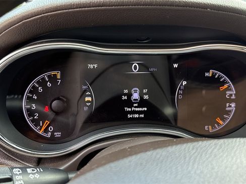 Used 2017 Jeep Grand Cherokee Overland image 50