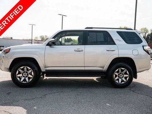 Used 2024 Toyota 4Runner TRD Off-Road Premium AWD/4WD image 4