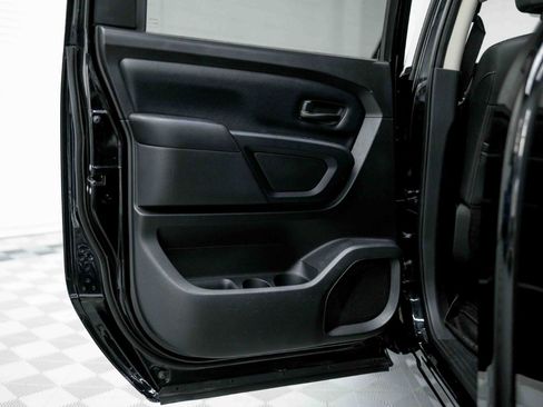 Used 2017 Nissan Titan S image 44