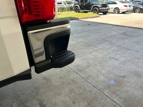 Used 2025 Ford F250 XLT w/ FX4 Off-Road Package AWD/4WD image 18