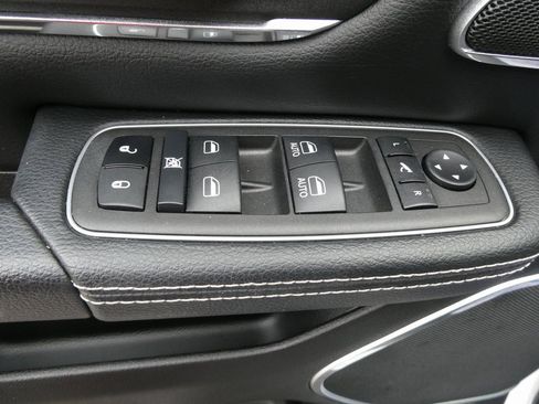 Used 2023 RAM 1500 Laramie image 22