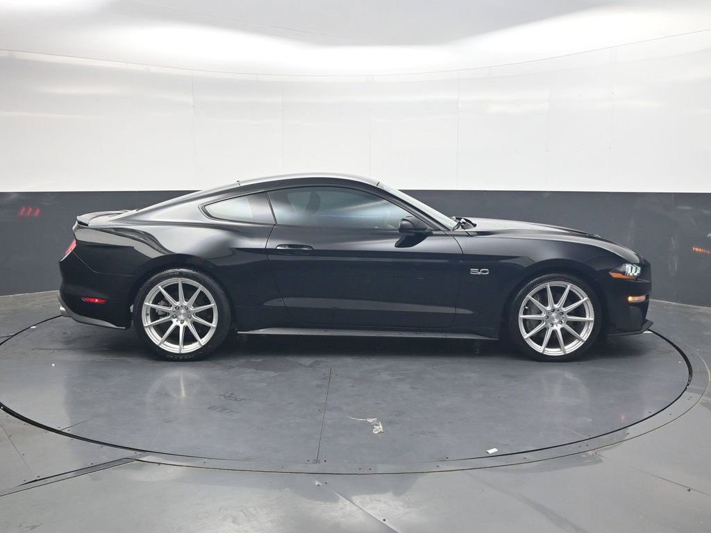 Used 2018 Ford Mustang GT RWD image 3