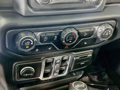 Used 2018 Jeep Wrangler Unlimited Sport S AWD/4WD image 15