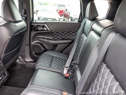 Used 2022 Mitsubishi Outlander SEL AWD/4WD image 12