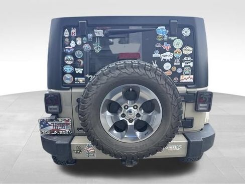 Used 2017 Jeep Wrangler Unlimited Sahara w/ Connectivity Group AWD/4WD image 5