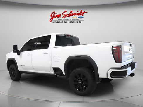 Used 2024 GMC Sierra 2500 AT4 w/ AT4 Premium Plus Package AWD/4WD image 3