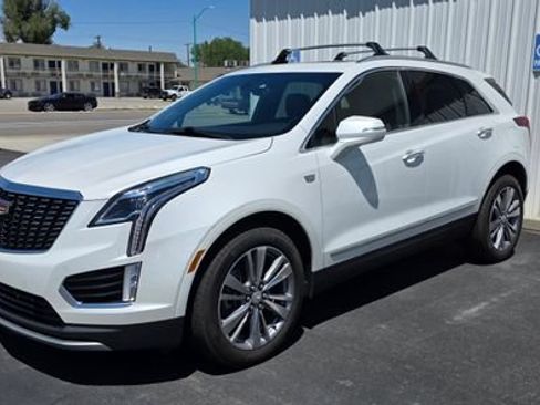 Used 2025 Cadillac XT5 Premium Luxury AWD/4WD image 3