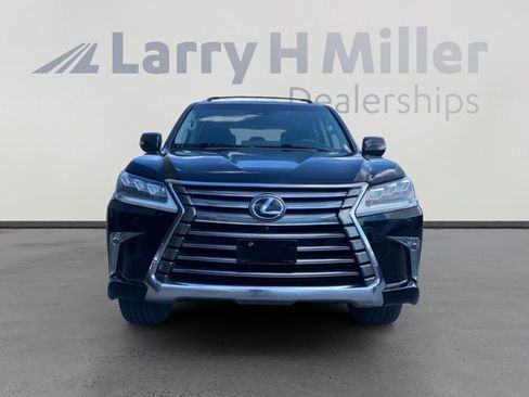 Used 2017 Lexus LX 570 4WD w/ Luxury Package image 5