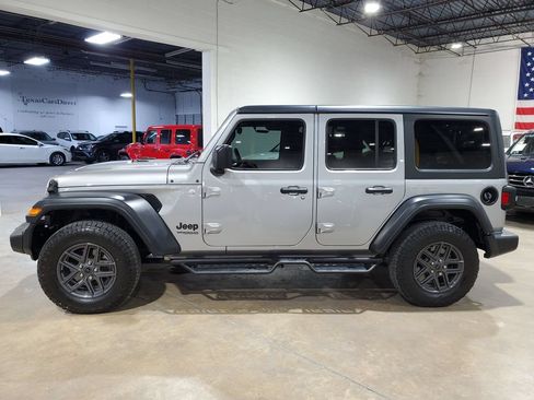 Used 2019 Jeep Wrangler Unlimited Sport AWD/4WD image 13