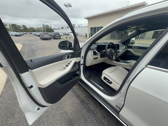 Used 2024 BMW X5 xDrive50e w/ Executive Package AWD/4WD image 8