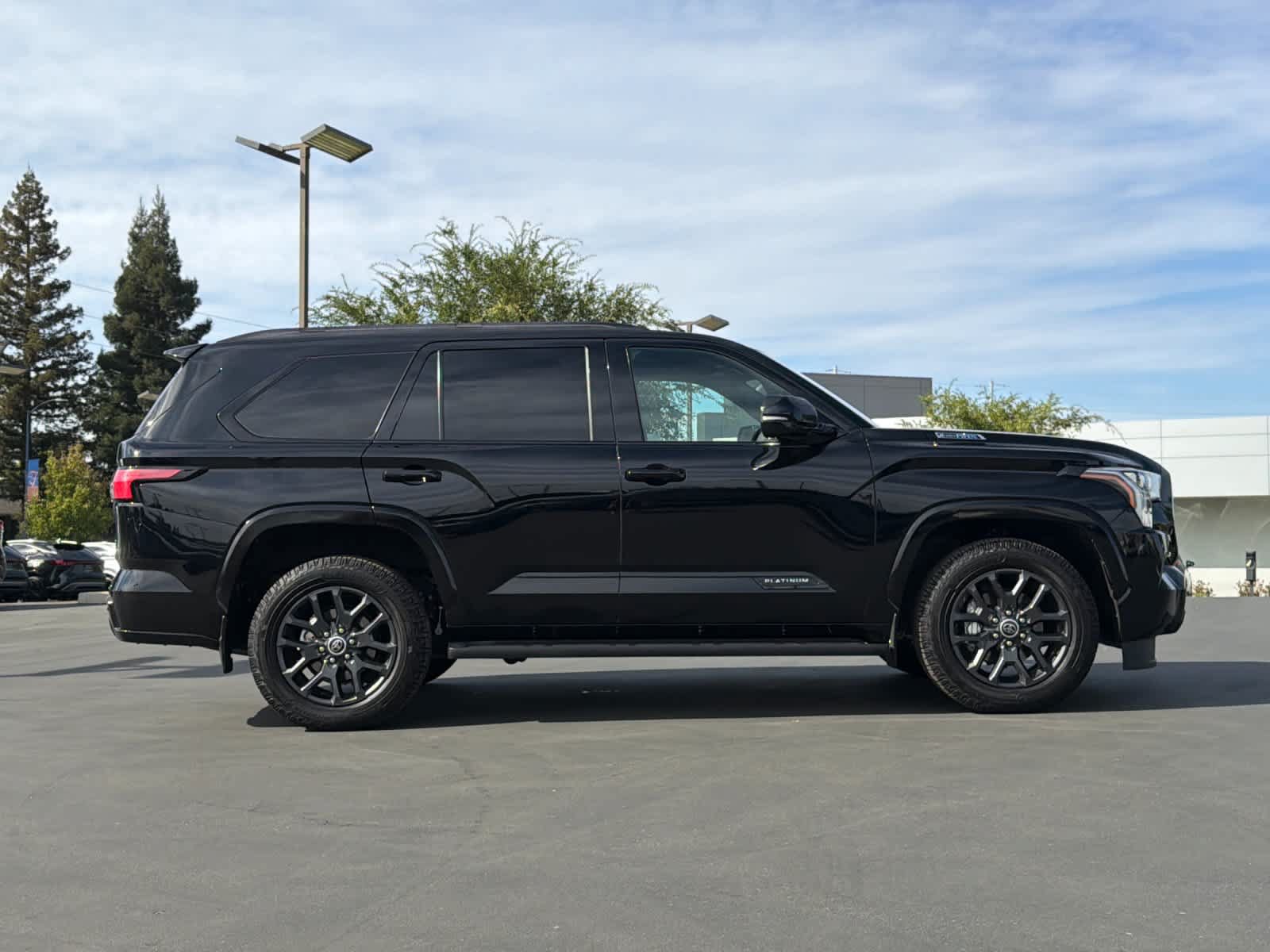Used 2023 Toyota Sequoia Platinum AWD/4WD image 6