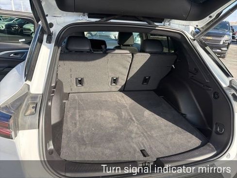 Used 2025 Chevrolet Equinox EV LT w/ Convenience Package image 26