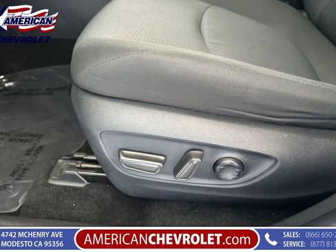 Used 2025 Toyota RAV4 XLE FWD image 14