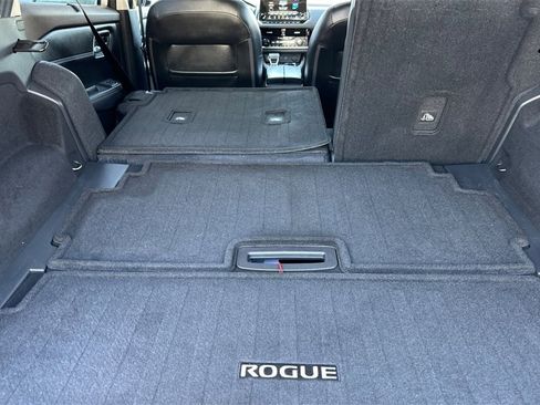 Used 2022 Nissan Rogue Platinum w/ Head-Up Display Package image 15