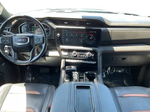 Used 2022 GMC Sierra 1500 AT4 w/ AT4 Premium Package AWD/4WD image 10