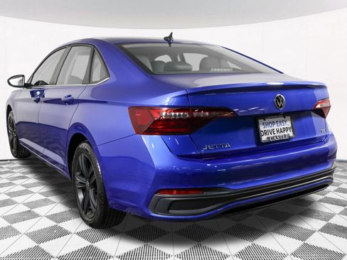 Used 2023 Volkswagen Jetta SE w/ Panoramic Sunroof Package FWD image 20