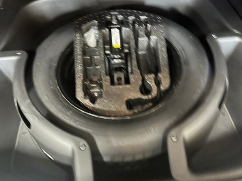 Used 2021 Jeep Grand Cherokee Laredo X image 20