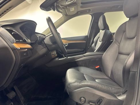 Used 2023 Volvo XC90 B6 Plus AWD/4WD image 19