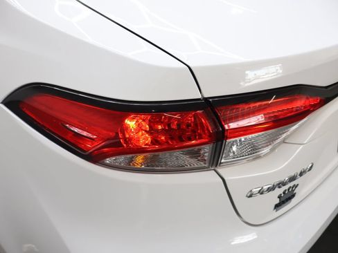 Used 2023 Toyota Corolla LE FWD image 30