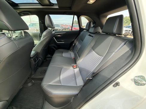 Used 2025 Toyota RAV4 XSE w/ Advanced Technology Package AWD/4WD image 25