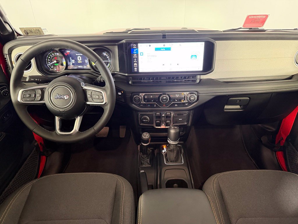 Used 2025 Jeep Wrangler Unlimited Sahara AWD/4WD image 19
