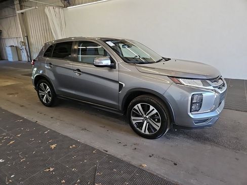 Used 2023 Mitsubishi Outlander Sport SE image 3