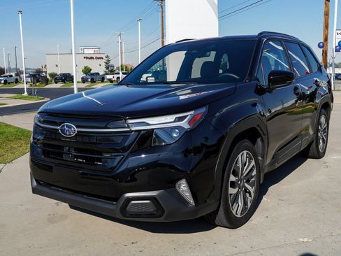 Used 2025 Subaru Forester Touring w/ Popular Package - Touring AWD/4WD image 4