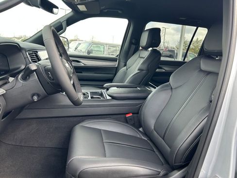 New 2026 Jeep Grand Wagoneer Limited image 22