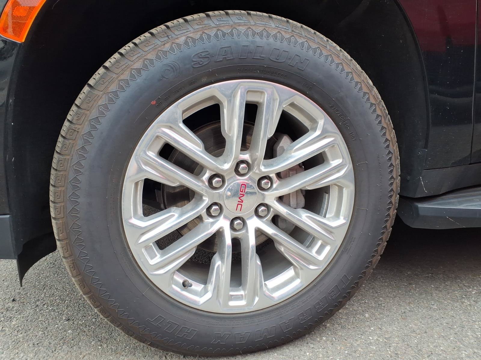 Used 2024 GMC Yukon XL SLT AWD/4WD image 7