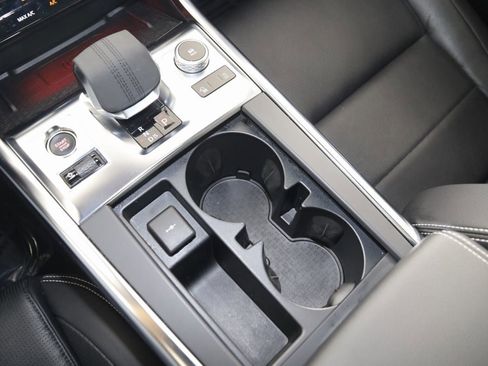 Used 2024 Jaguar XF R-Dynamic SE image 34