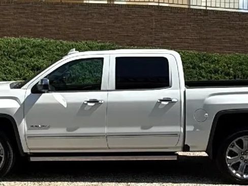 Used 2018 GMC Sierra 1500 Denali w/ Denali Ultimate Package AWD/4WD image 2