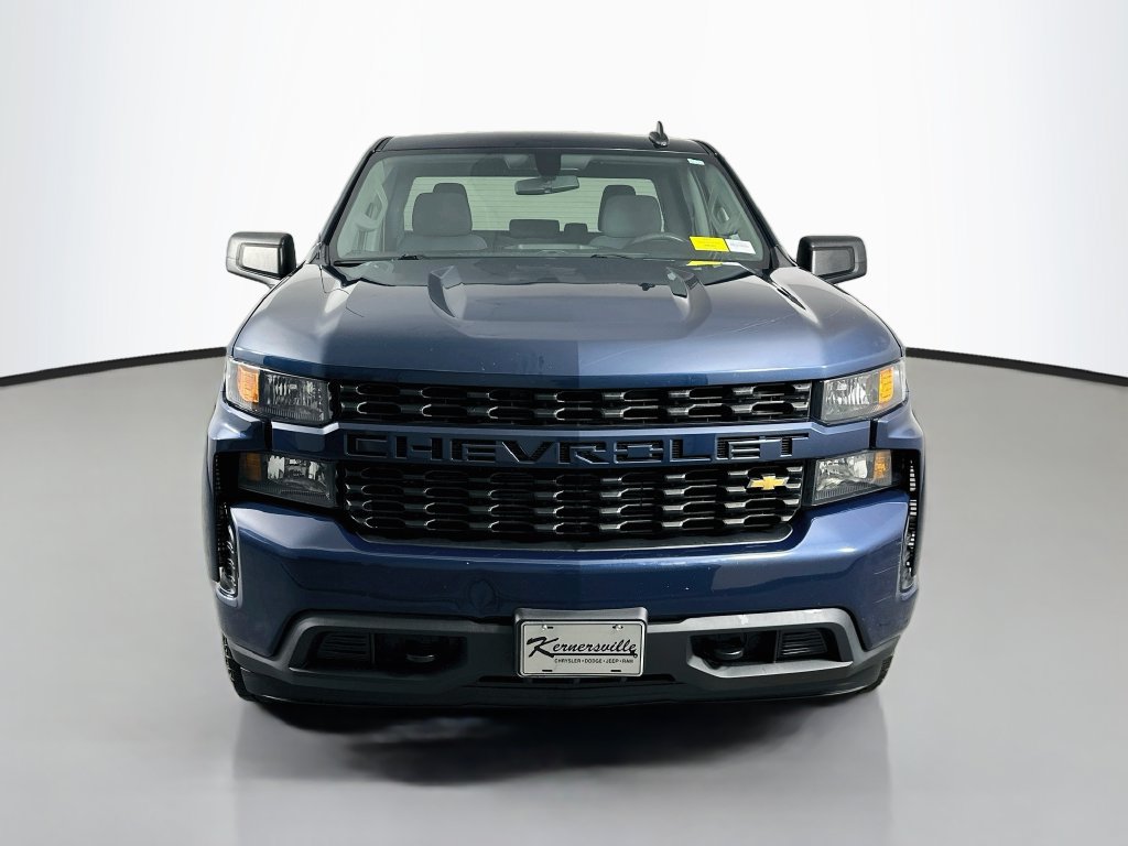 Used 2020 Chevrolet Silverado 1500 Custom w/ Custom Value Package AWD/4WD image 2
