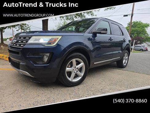 Used 2016 Ford Explorer XLT w/ Equipment Group 202A AWD/4WD image 1