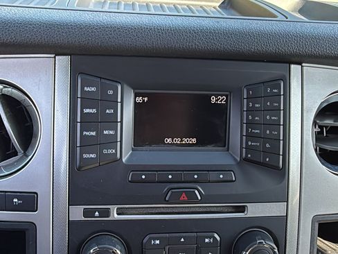 Used 2017 Ford Expedition XLT AWD/4WD image 12