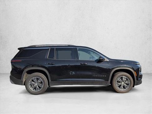 Used 2024 Chevrolet Traverse LT FWD image 4