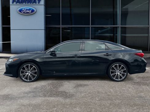 Used 2019 Toyota Avalon Touring w/ Advanced Safety Package image 7