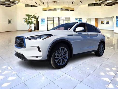 New 2025 INFINITI QX50 Pure image 3