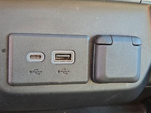 Used 2021 GMC Sierra 2500 Denali w/ Denali Black Diamond Edition image 29