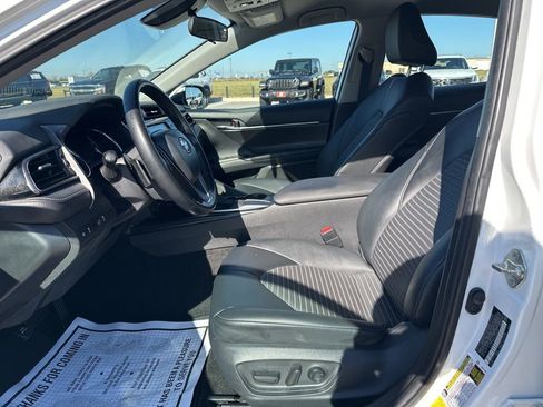 Used 2020 Toyota Camry SE image 13