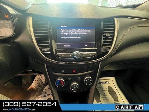 Used 2022 Chevrolet Trax LS AWD/4WD image 18