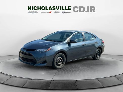 Used 2018 Toyota Corolla LE FWD image 1