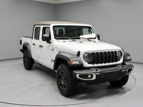Used 2025 Jeep Gladiator Sport AWD/4WD image 1