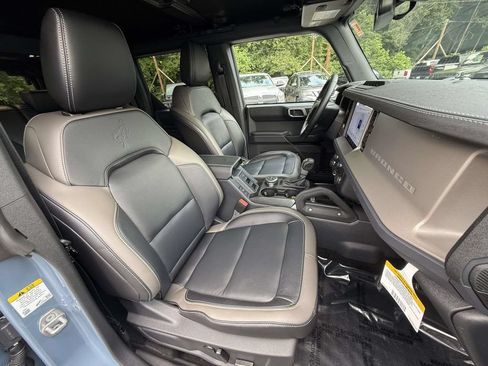 Used 2025 Ford Bronco Outer Banks w/ Sasquatch Package AWD/4WD image 9