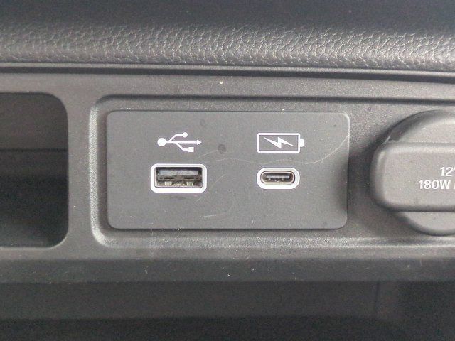Used 2025 Honda Pilot Touring image 23